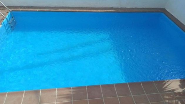 Foto 2 de Casa en venda a calle Colombia de 6 habitacions amb terrassa i piscina