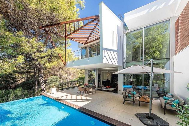 Foto 1 de Casa en venda a calle Verdi de 3 habitacions amb terrassa i piscina