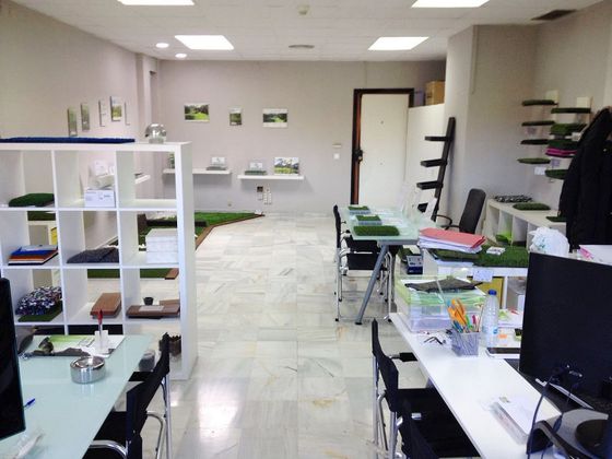 Foto 1 de Oficina en venda a Parque Alcosa - Jardines del Edén de 70 m²
