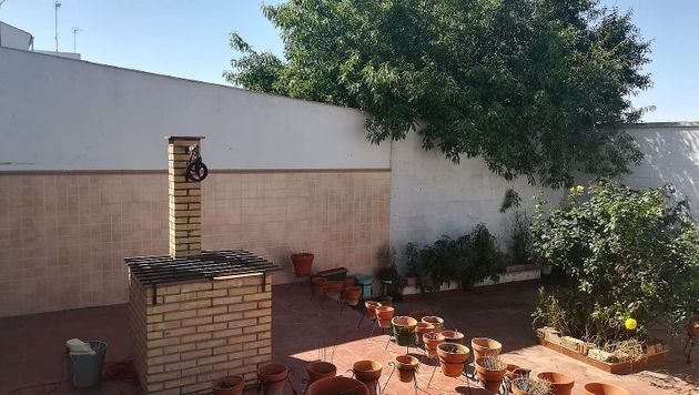 Foto 1 de Casa en venda a Huévar del Aljarafe de 5 habitacions amb terrassa i balcó