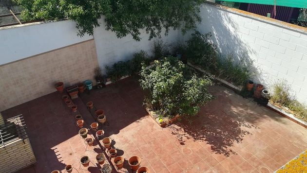 Foto 2 de Casa en venda a Huévar del Aljarafe de 5 habitacions amb terrassa i balcó