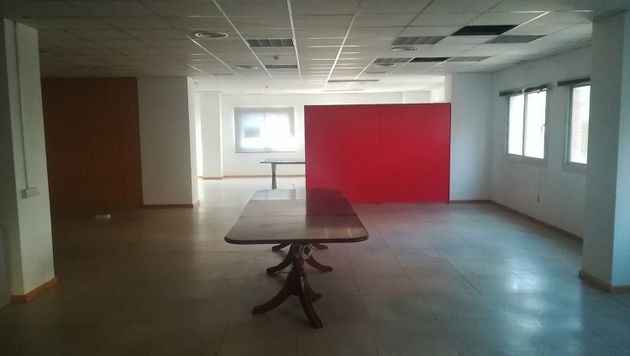 Foto 1 de Oficina en venda a avenida De Las Ciencias amb garatge i aire acondicionat