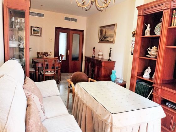 Foto 2 de Pis en venda a calle Virgilio Mattoni de 3 habitacions amb balcó i aire acondicionat