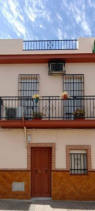 Foto 1 de Casa adossada en venda a calle Torrelaguna de 4 habitacions amb balcó i aire acondicionat