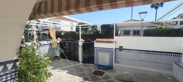 Foto 1 de Casa en venda a calle Fernando Zóbel de 5 habitacions amb piscina i jardí