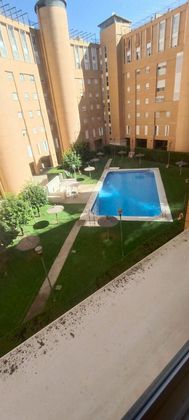 Foto 1 de Pis en venda a avenida De Las Ciencias de 3 habitacions amb piscina i garatge
