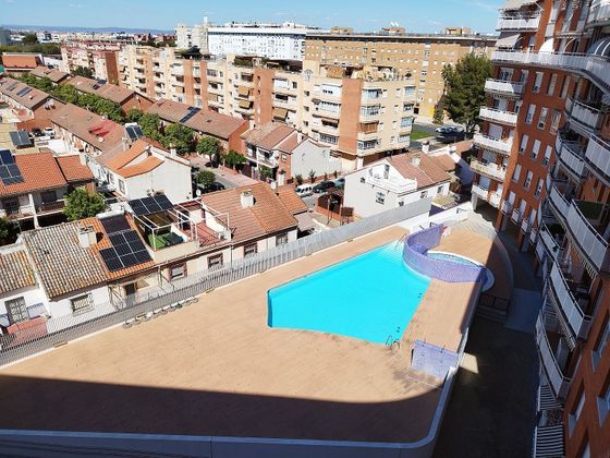 Foto 1 de Piso en venta en avenida De Las Ciencias de 3 habitaciones con terraza y piscina
