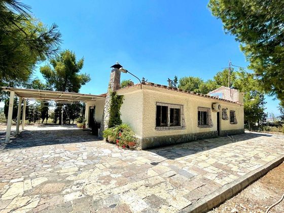 Foto 1 de Casa rural en venda a El Romeral de 3 habitacions amb terrassa i piscina