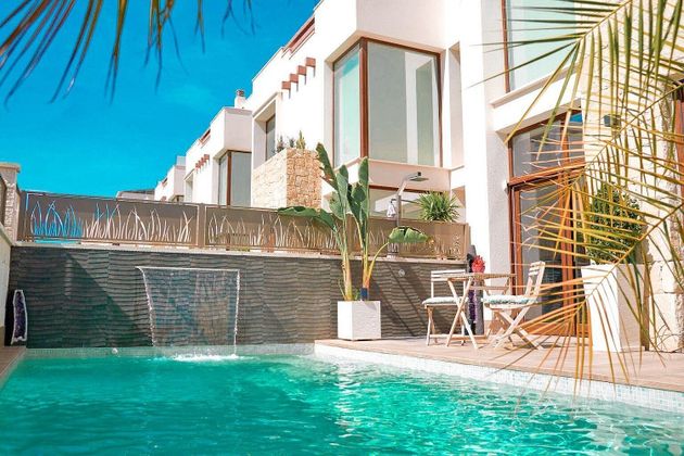 Foto 2 de Chalet en venta en Rojales de 4 habitaciones con terraza y piscina
