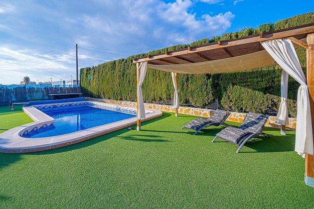 Foto 1 de Xalet en venda a Formentera del Segura de 5 habitacions amb terrassa i piscina