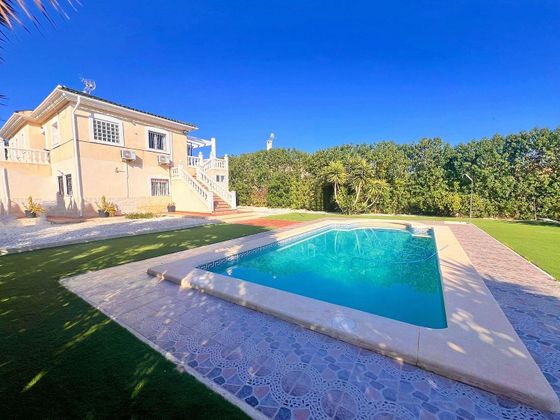 Foto 1 de Chalet en venta en Valle del Sol - Rio Park de 4 habitaciones con terraza y piscina
