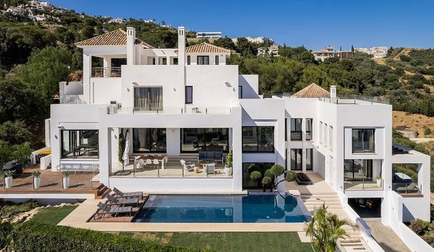 Foto 1 de Xalet en venda a carretera De Lomas de Marbella de 5 habitacions amb terrassa i piscina