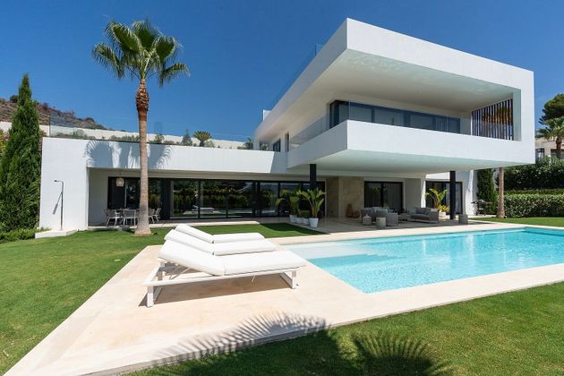 Foto 1 de Venta de chalet en urbanización Andalucía F de 5 habitaciones con terraza y piscina