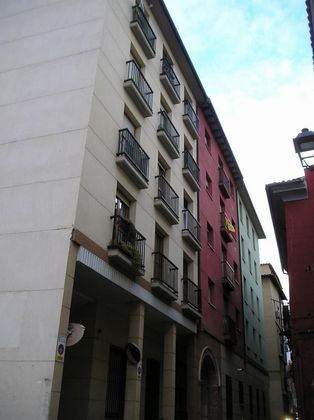 Foto 2 de Pis en venda a calle San Miguel de 4 habitacions amb terrassa i calefacció