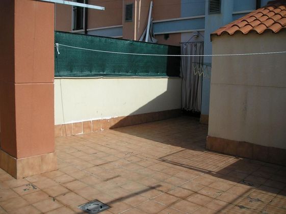 Foto 2 de Pis en venda a calle Salesas de 3 habitacions amb terrassa i garatge