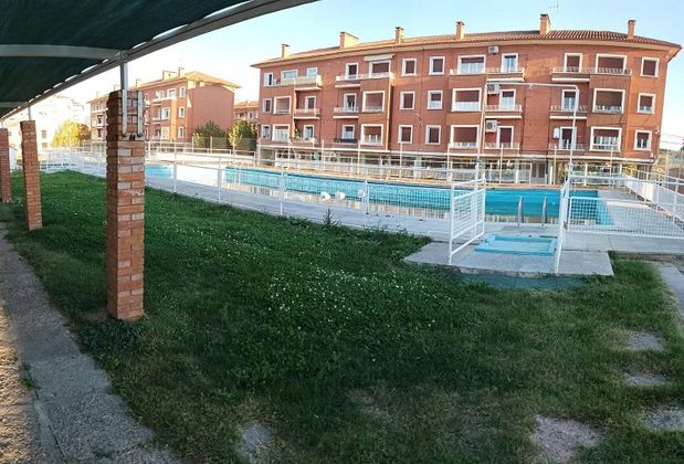 Foto 1 de Piso en alquiler en Calatayud de 6 habitaciones con terraza y piscina