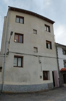 Foto 2 de Chalet en venta en Belmonte de Gracián de 5 habitaciones con terraza y jardín