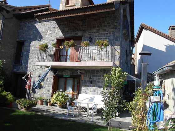 Foto 2 de Xalet en venda a Sabiñánigo de 4 habitacions amb terrassa i jardí