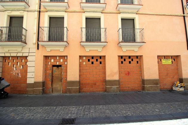 Foto 2 de Alquiler de local en calle Zocotín con terraza