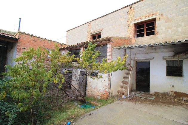 Foto 1 de Casa adosada en venta en calle Huesca de 4 habitaciones con terraza