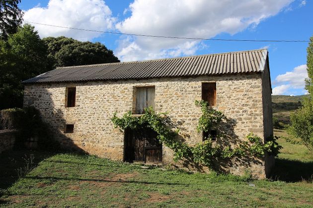 Foto 2 de Xalet en venda a Valle de Hecho de 3 habitacions amb jardí