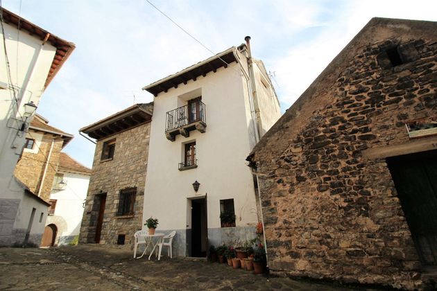 Foto 1 de Casa adossada en venda a calle Tortuosa de 3 habitacions amb garatge i jardí