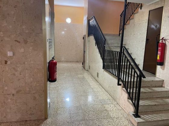 Foto 2 de Venta de piso en La Jota de 3 habitaciones con calefacción y ascensor