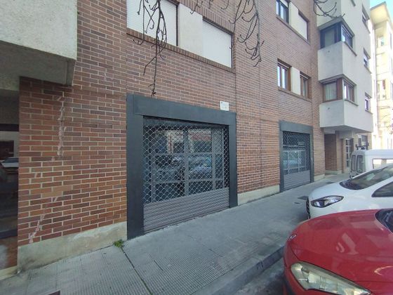 Foto 2 de Alquiler de local en calle Fermín Tirapu de 250 m²