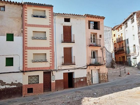 Foto 1 de Casa adossada en venda a calle Baja de 3 habitacions amb balcó