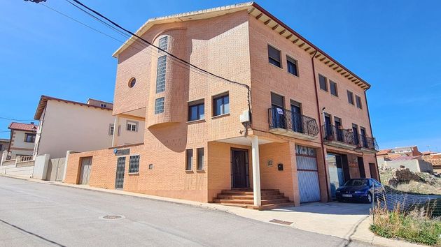 Foto 1 de Casa en venda a calle Almedroneros de 6 habitacions amb terrassa i garatge