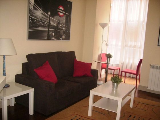 Foto 1 de Piso en alquiler en Centro - Valladolid de 1 habitación con garaje y muebles