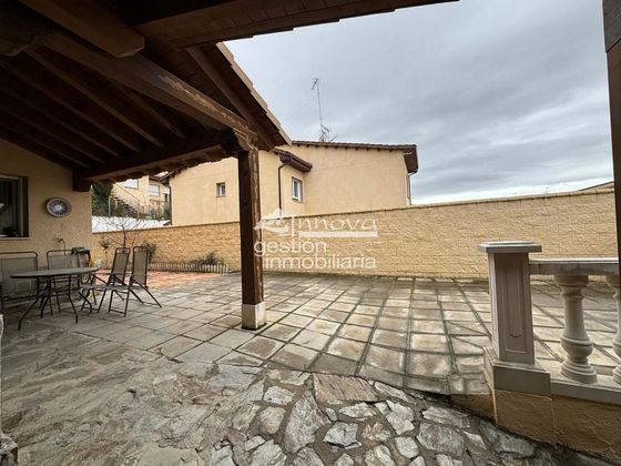 Foto 1 de Venta de chalet en Hontanares de Eresma de 5 habitaciones con terraza y garaje