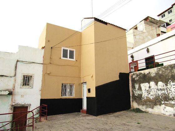 Foto 1 de Casa en venda a calle Amparo de 4 habitacions amb terrassa