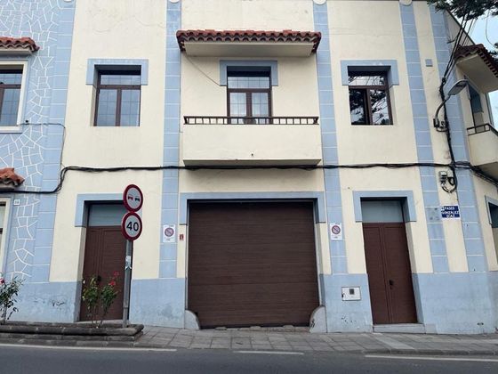 Foto 2 de Casa en venta en paseo González Díaz de 10 habitaciones con terraza y garaje