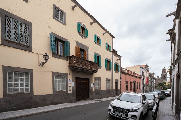 Foto 1 de Pis en venda a calle Castillo de 14 habitacions amb garatge i jardí