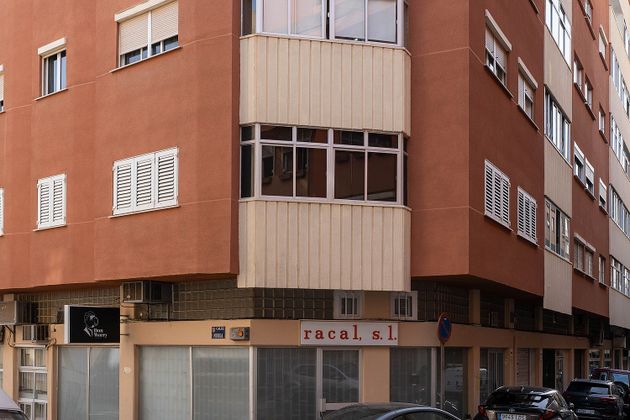 Foto 2 de Pis en venda a calle Ángel Guerra de 4 habitacions amb garatge i balcó
