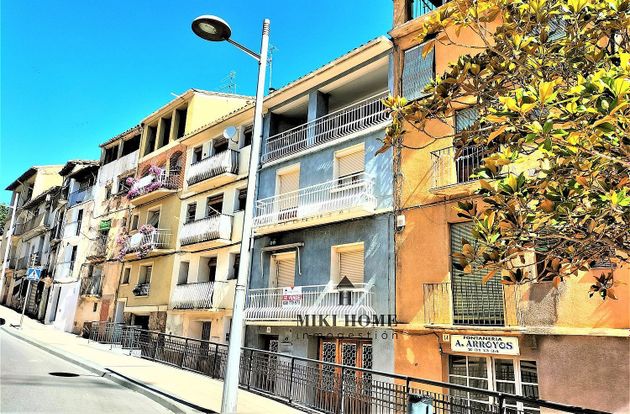 Foto 2 de Casa adossada en venda a plaza De la Tallada de 6 habitacions amb terrassa i calefacció