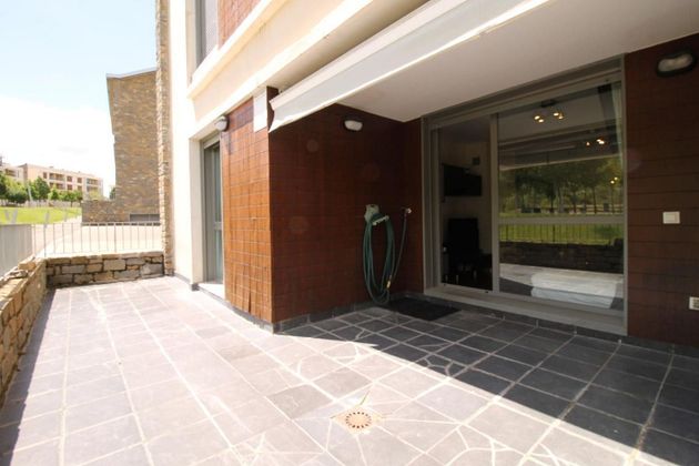 Foto 1 de Piso en venta en Sabiñánigo de 3 habitaciones con terraza y piscina