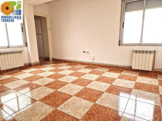 Foto 1 de Piso en venta en Pinares de Venecia de 3 habitaciones con calefacción