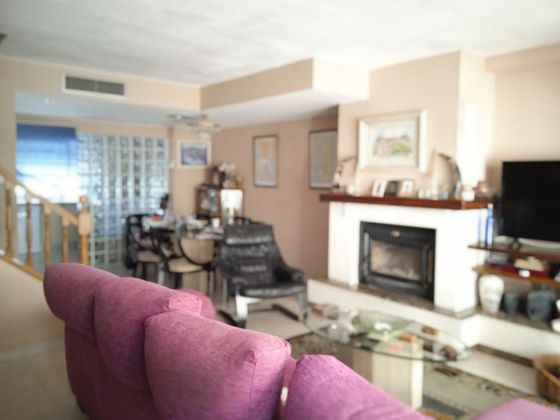 Foto 2 de Casa adosada en venta en Santa Isabel - Movera de 4 habitaciones con piscina y garaje