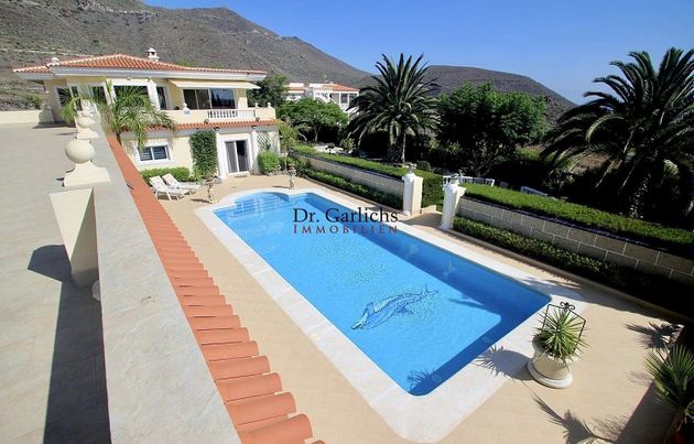Foto 2 de Chalet en venta en calle Valle San Lorenzo de 7 habitaciones con terraza y piscina