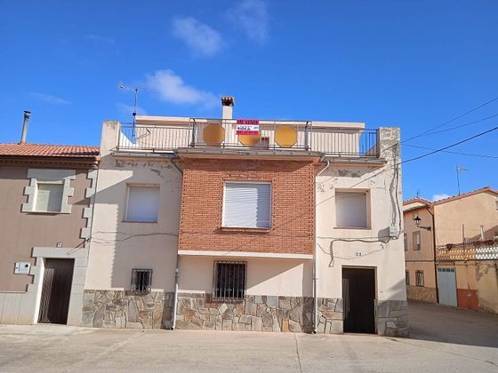 Foto 1 de Casa adossada en venda a calle Campo de 4 habitacions amb terrassa
