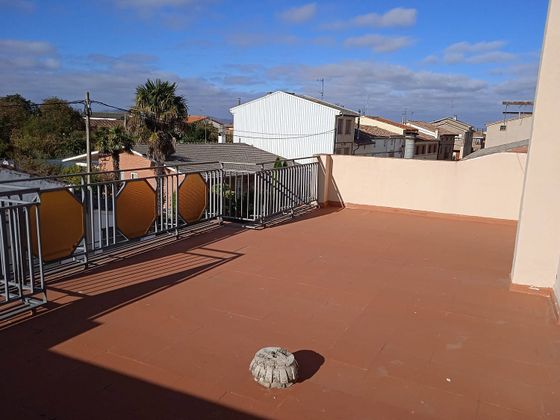 Foto 2 de Casa adossada en venda a calle Campo de 4 habitacions amb terrassa