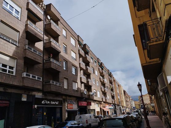 Foto 2 de Pis en venda a calle La Ventilla de 3 habitacions amb terrassa i calefacció