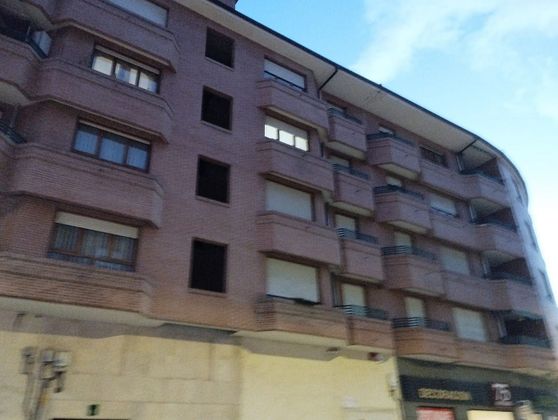 Foto 1 de Pis en venda a calle Castilla de 4 habitacions amb terrassa i garatge