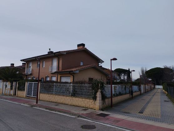 Foto 1 de Casa en venda a calle Saturnino Vallejo Baltanás de 3 habitacions amb terrassa i garatge
