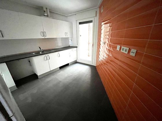 Foto 2 de Piso en venta en Erandio de 3 habitaciones con garaje y calefacción