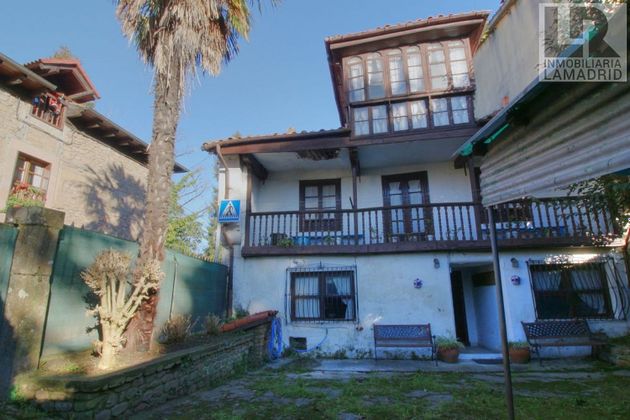 Foto 1 de Casa adossada en venda a calle Tresano de 6 habitacions amb balcó