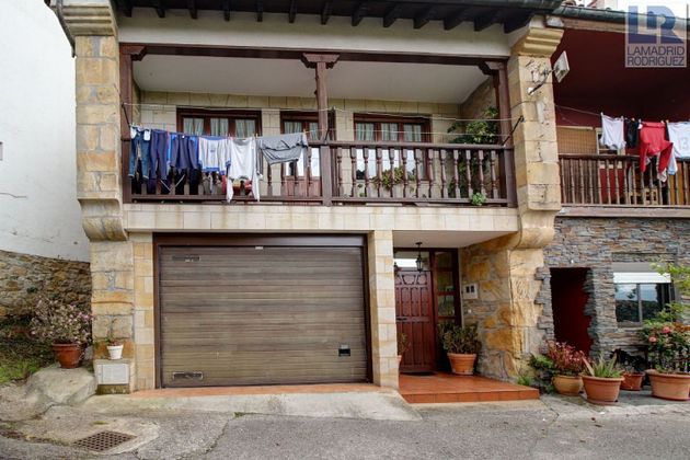 Foto 2 de Casa en venda a barrio La Hayuela de 4 habitacions amb garatge i balcó