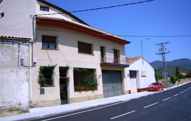 Foto 1 de Casa adosada en venta en Ayerbe de 5 habitaciones con terraza y aire acondicionado